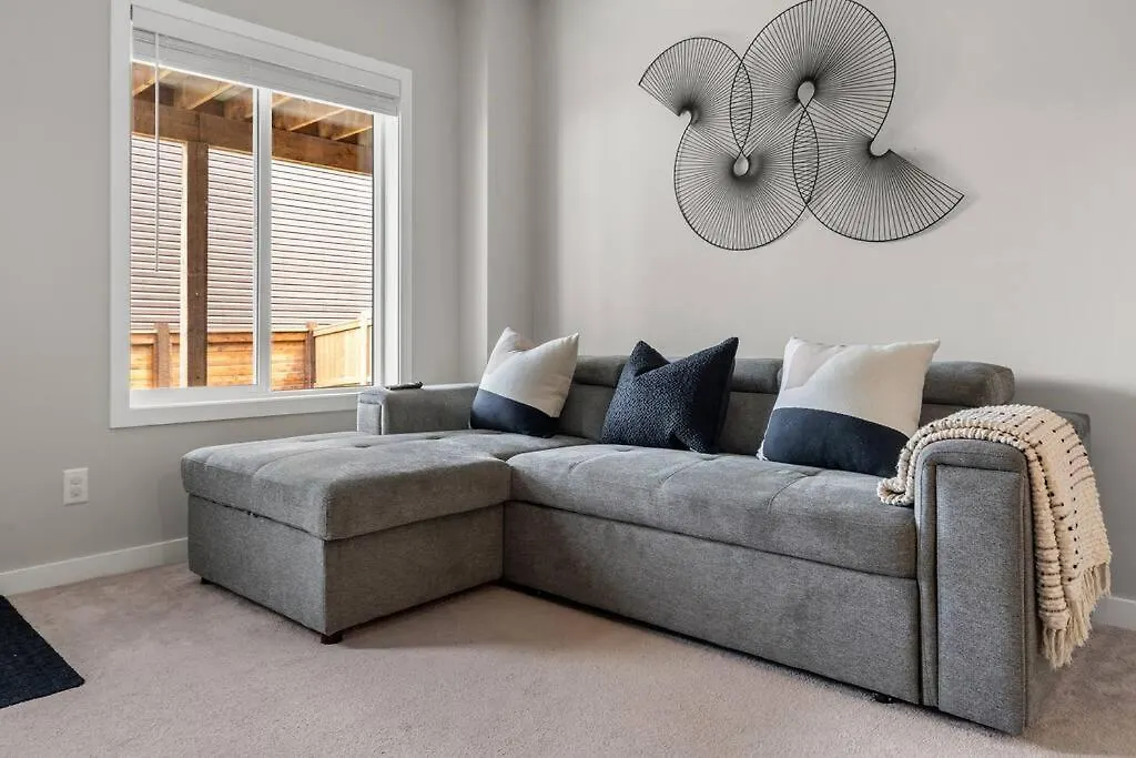 Modern Basement Gem: 2 Bedroom Retreat Calgary