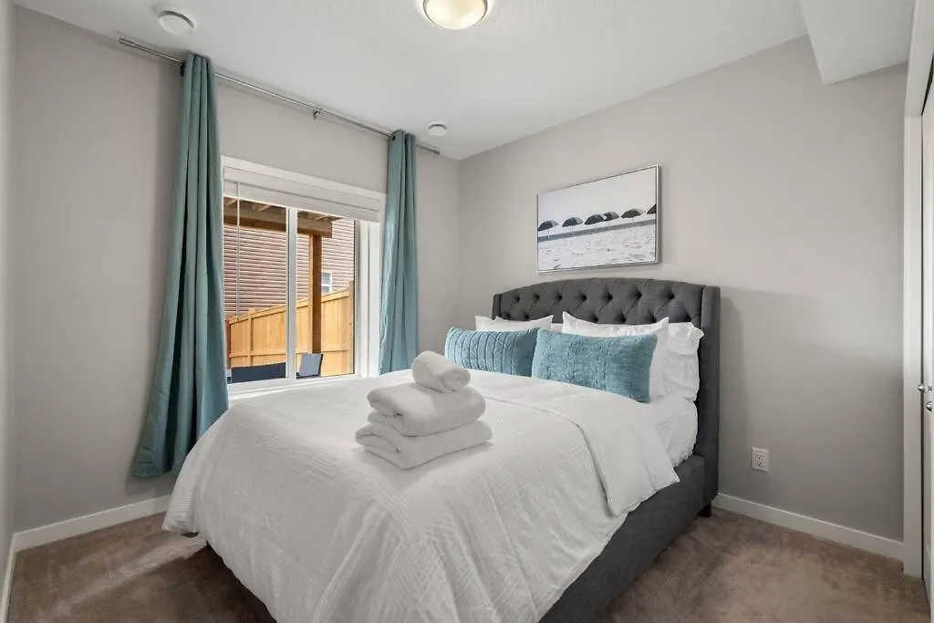 Modern Basement Gem: 2 Bedroom Retreat Calgary 0*,